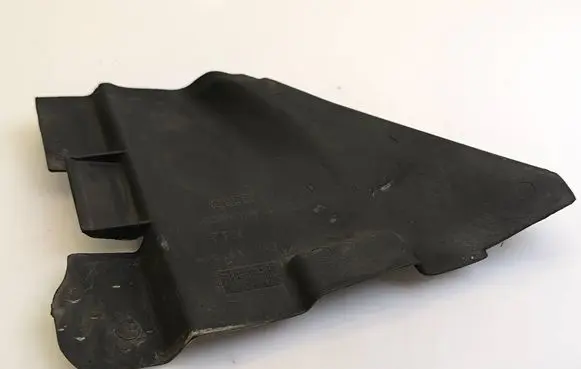 Audi A8 S8 D2 4D Engine splash shield/under tray 4D0821107