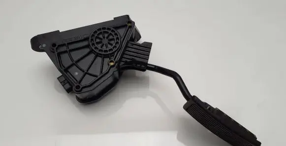 Honda CR-V Accelerator throttle pedal J30000009714