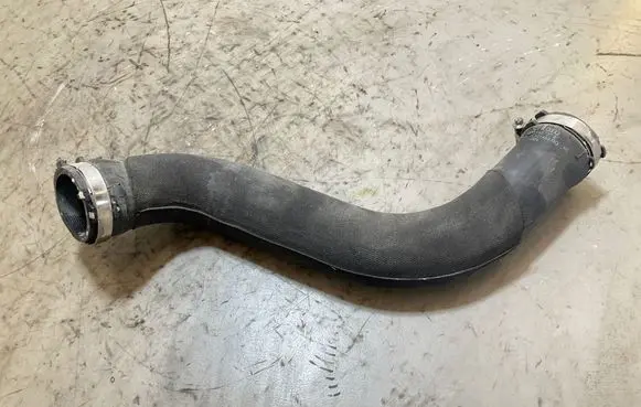 Intercooler hose/pipe