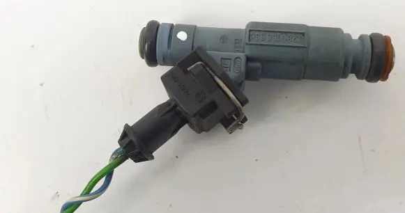 Volvo V70 Fuel injector 9186060