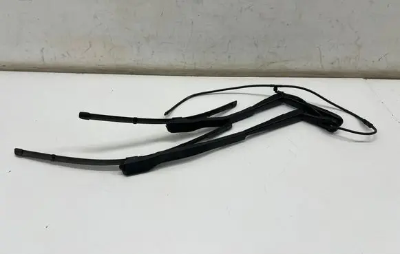 BMW 3 G20 G21 Front wiper blade arm
