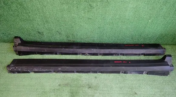 Maserati Levante Front sill trim cover AA111781