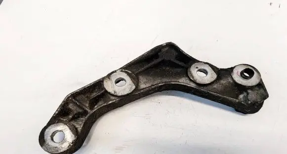 Mercedes-Benz E W212 Engine mounting bracket A2720140295