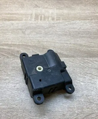 Nissan Qashqai Air flap motor/actuator 3K01030840