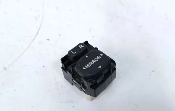 Toyota Prius+ (ZVW40) Wing mirror switch 183574