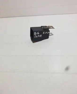 Volkswagen PASSAT B6 Glow plug pre-heat relay 3B0951253 2330006X056