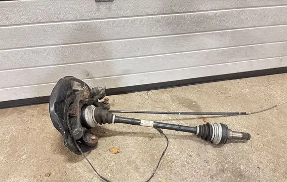 Rear wheel hub