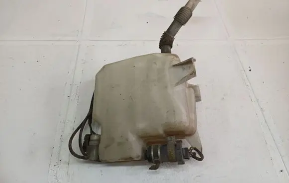 Honda FR-V Windshield washer fluid reservoir/tank 