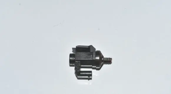 BMW 7 G11 G12 Vacuum valve 8570591 11748570591