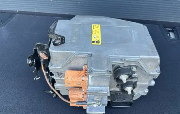 BMW 5 G60 G61 Voltage converter inverter 