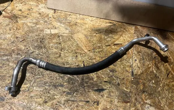 Nissan Navara D23 Air conditioning (A/C) pipe/hose