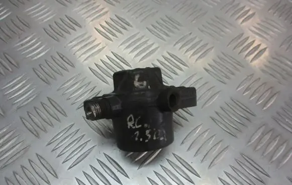 Renault Clio III Fuel distributor 8200057232