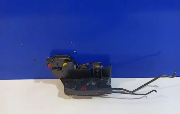 Hyundai Terracan Coupe door lock (next to the handle) 7968643