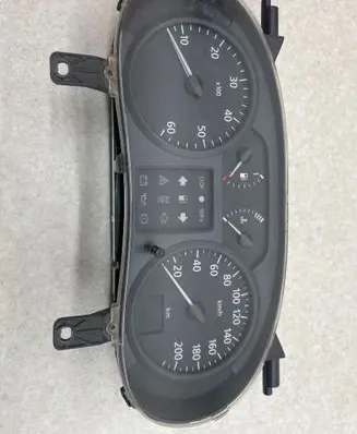 Renault Trafic II (X83) Speedometer (instrument cluster) P8200279062 216754648 NS7080706M