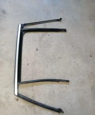 Mercedes-Benz GLC X253 C253 Rear door windshield rail P379002