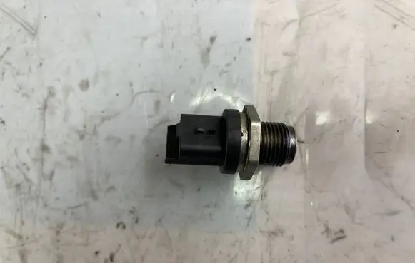 Fuel pressure sensor