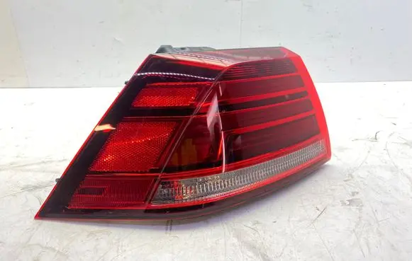 Volkswagen Golf VII Rear/tail lights 5GM945095F 421370 DDTSAE