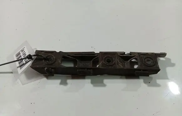 Volkswagen PASSAT B6 Front bumper mounting bracket 3C0807184