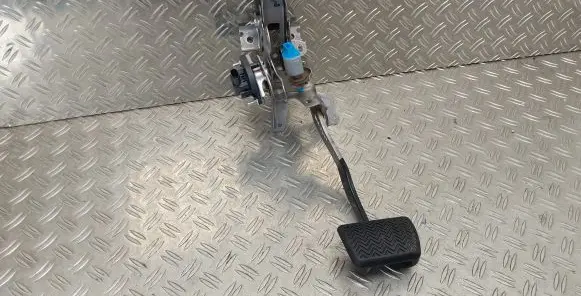 Toyota Yaris XP210 Brake pedal 89510K0010