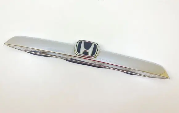 Honda CR-V Trunk door license plate light bar 74890SWWE010 74890SWWE110M1