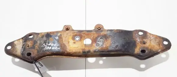Subaru Outback Engine mounting bracket