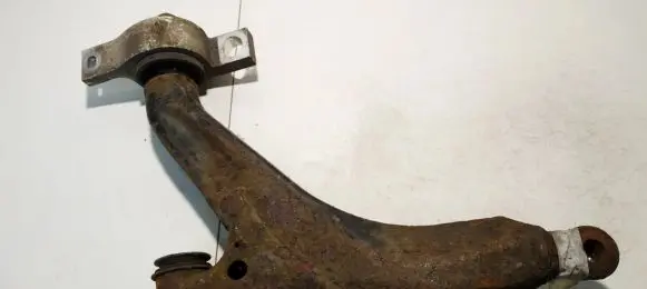 Lexus IS 220D-250-350 Front lower control arm/wishbone