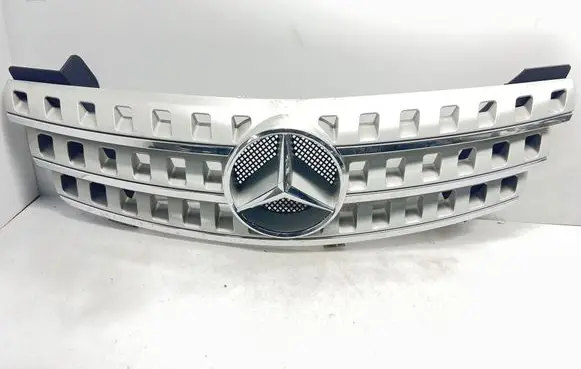 Mercedes-Benz ML W164 Front bumper upper radiator grill A1648880123 A1648800685