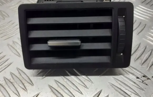 Ford C-MAX I Dashboard side air vent grill/cover trim 3M51-R018B08