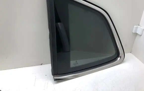 Volkswagen Tiguan Allspace Rear side window 43R004670