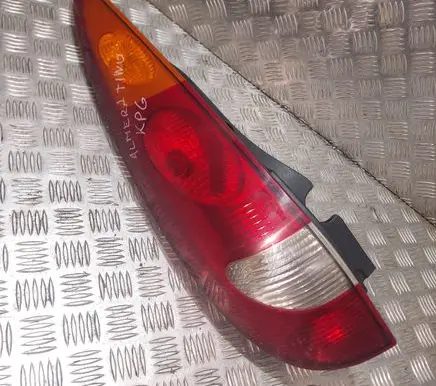 Nissan Almera Tino Rear/tail lights