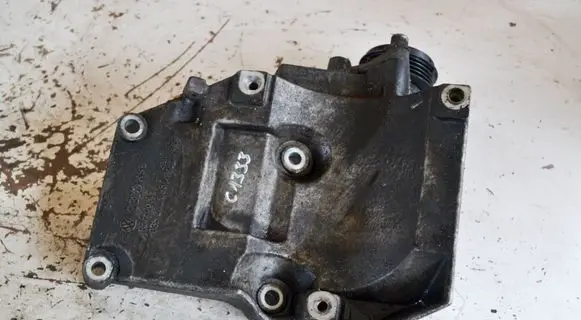 Audi A3 S3 8P A/C compressor mount bracket 038260885C