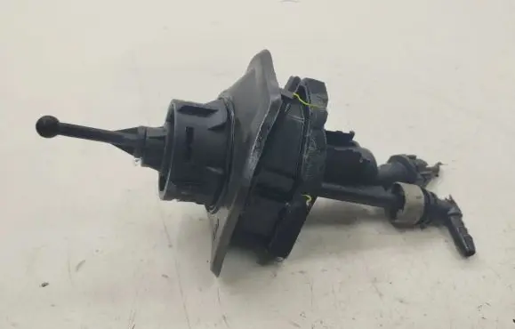 Ford Kuga I Clutch master cylinder 3M517A513B7