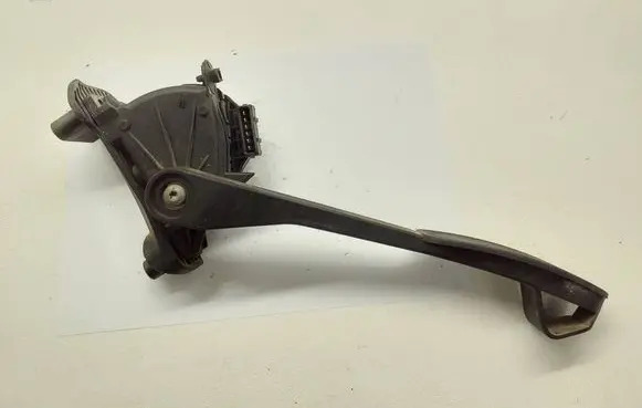 Volvo S60 Accelerator throttle pedal 9496822