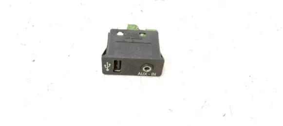 BMW X1 E84 USB socket connector 84109241331 9241331