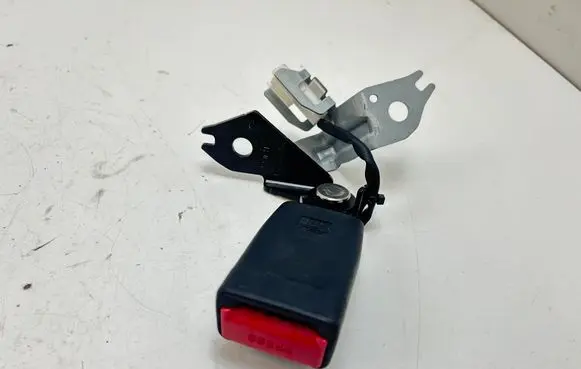 Mazda 3 II Rear seatbelt buckle BAF150157