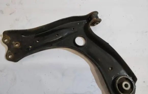 Skoda Fabia Mk3 (NJ) Front lower control arm/wishbone 6R0407152F