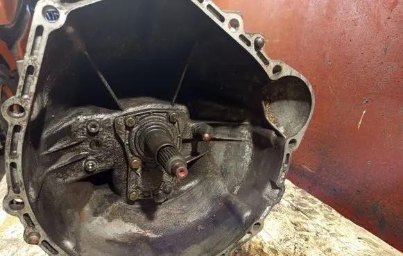 Mercedes-Benz E W124 Manual 4 speed gearbox R2012610001 2012610001
