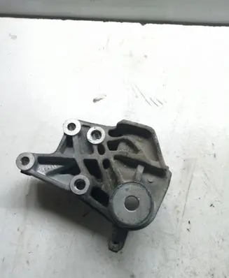 Peugeot 407 Engine mounting bracket 96451611