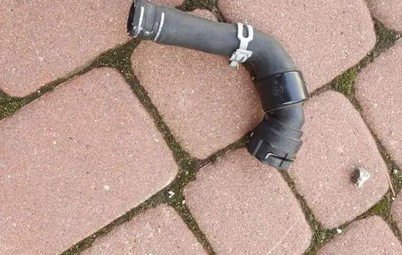 Opel Zafira C Air intake hose/pipe 55509122