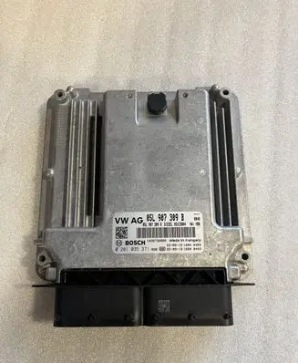 Volkswagen PASSAT B8 Engine control unit/module 05L907309B
