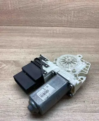 Volkswagen PASSAT B6 Rear door window regulator motor 3C9959704 988732108