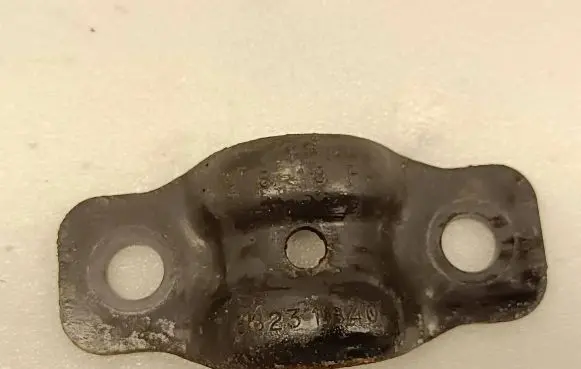 Chrysler Pacifica Sway bar bush bracket, front 68231840