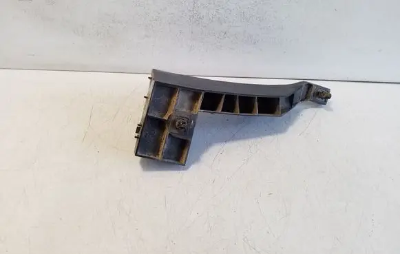 Rear bumper mounting bracket