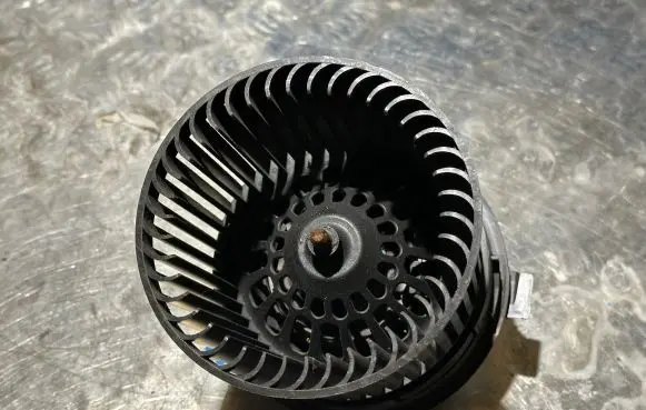 Citroen C4 II Heater fan/blower T1011131B