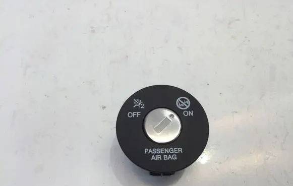 Passenger airbag on/off switch