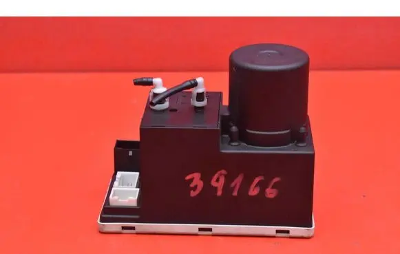 Audi A4 S4 B5 8D Central locking vacuum pump 8L0862257L