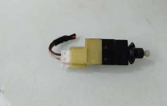 Mercedes-Benz B W245 Brake pedal sensor switch A0015456709