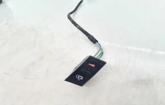 Audi A6 S6 C5 4B Central locking switch button 4B1962107B