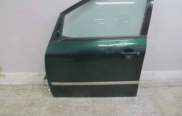 Toyota Avensis Verso Front door 22053