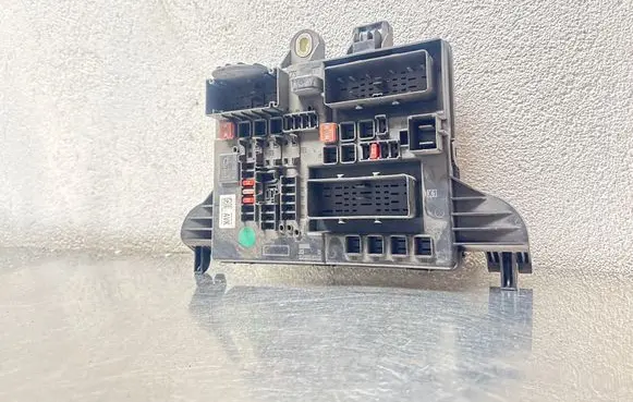 Opel Insignia A Fuse box set 22737768 06564318911